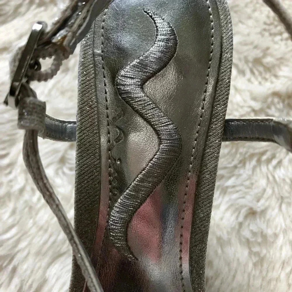 Nina Sparkly Silver 2” Heels Size 5.5 - Picture 6 of 14